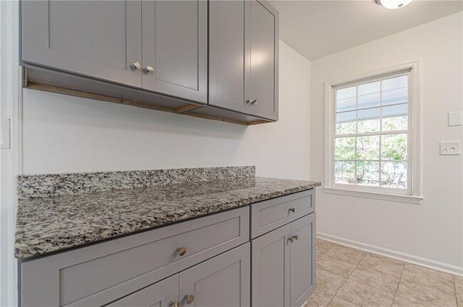 Building Photo - 926 Live Oak Ct