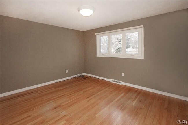 Building Photo - 101 Britain Rd