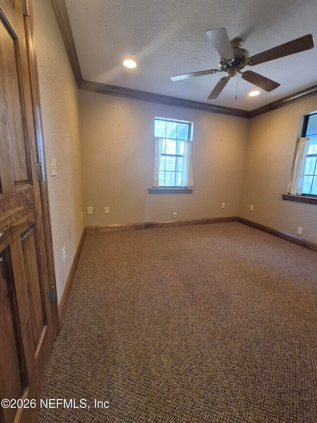 Building Photo - 1729 Coulee Ave