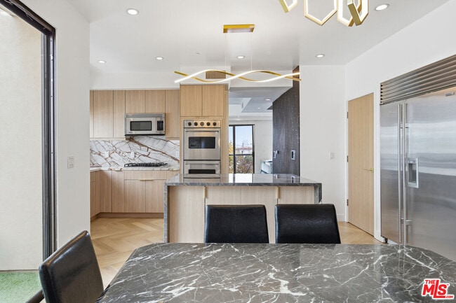 Building Photo - 121 Canon Dr