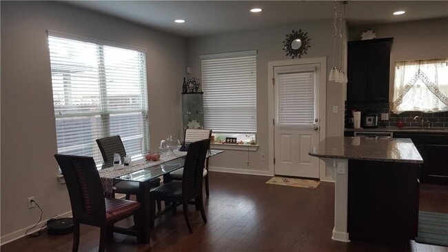 Building Photo - 16105 Hawthorne Heights Trail