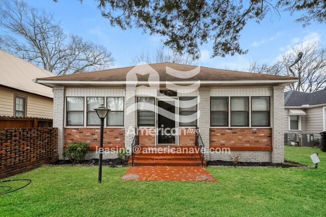 Building Photo - 1612 14th Ave