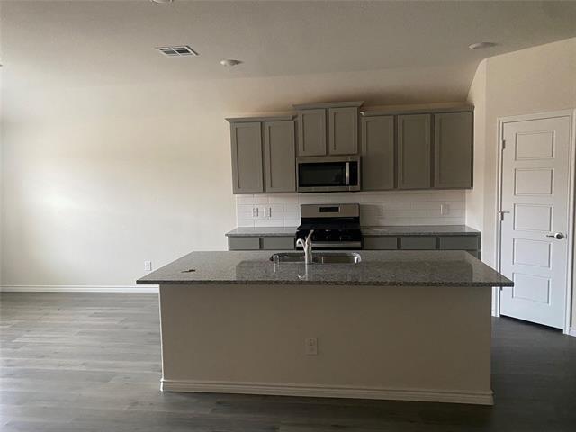 Building Photo - 2116 Camellia St