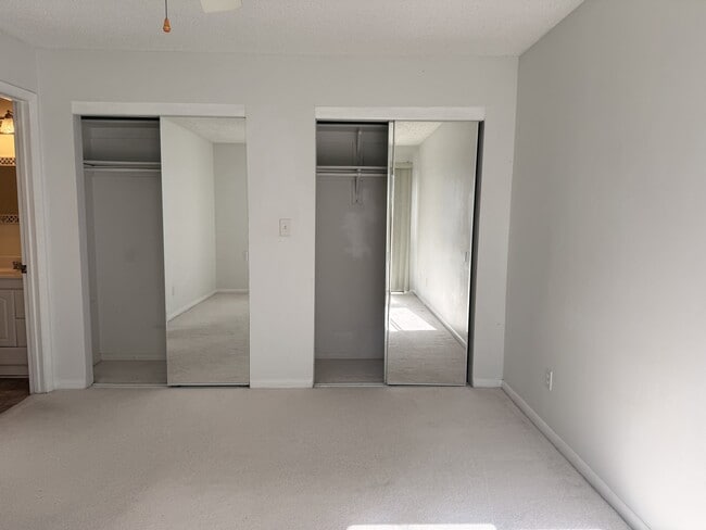 Building Photo - 2526 Cove Point Pl