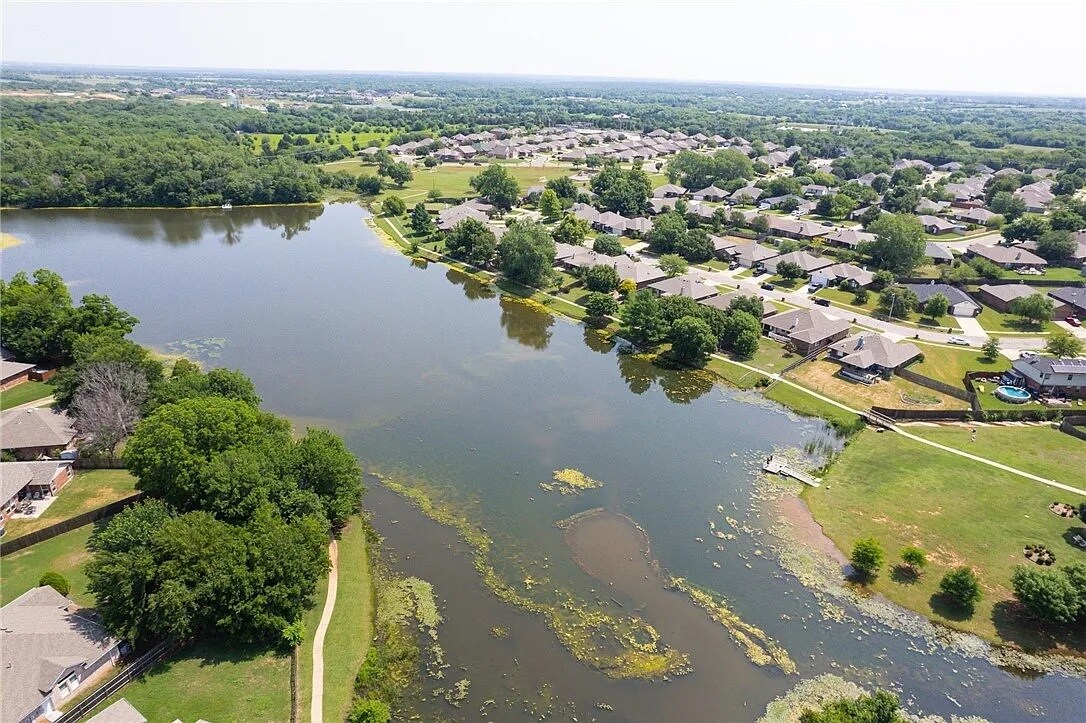 Building Photo - 2417 Arbor Dr