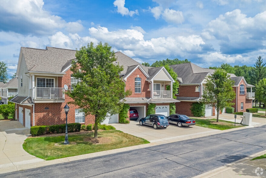 Annsbury North Phase I 8245 W Annsbury Cir Shelby Township MI 48316