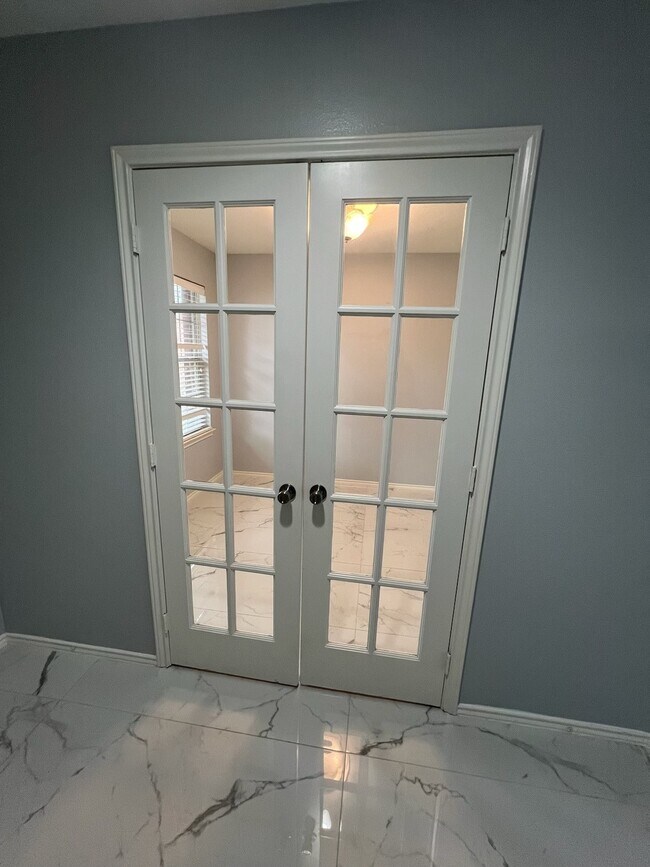 Building Photo - 5702 La Crema