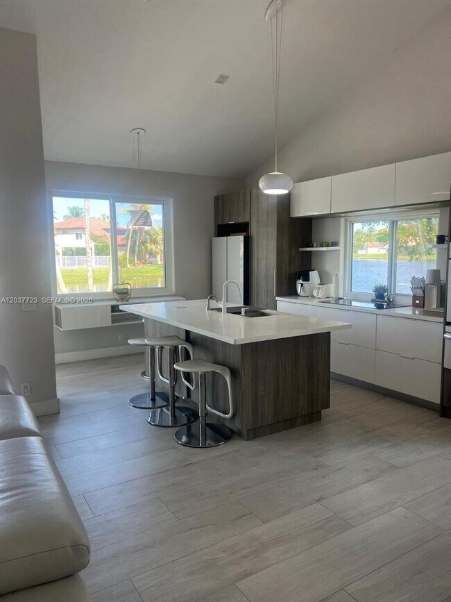 Building Photo - 1130 Spyglass