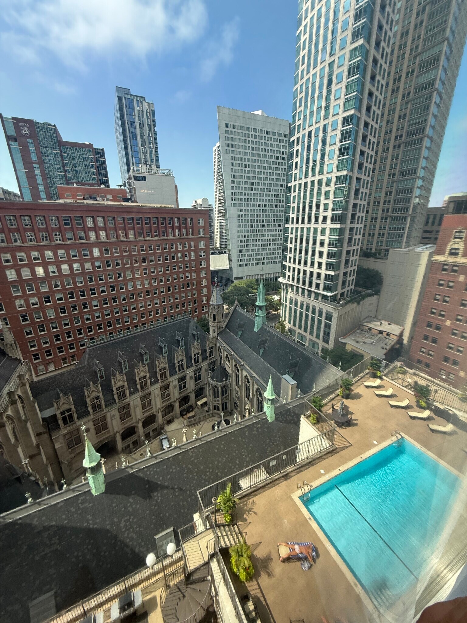 Building Photo - 111 E Chestnut St