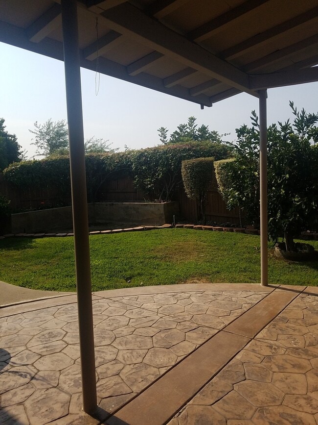 Building Photo - Action Properties R.E.S. Inc. Offering Beautiful Highland Park Single Story 3 Car, 4 Bedroom, Gar...