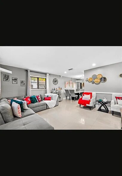 Building Photo - 5404 NW 25th Ave