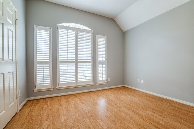 Building Photo - 9331 Rodgers Rd