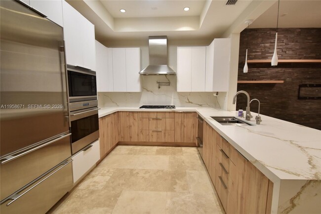 Building Photo - 7560 SW 56th Ct