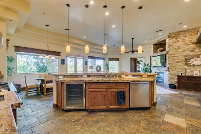 Building Photo - 549 Regents Gate Dr