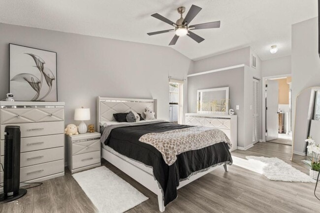 Building Photo - 4405 Plumosa St