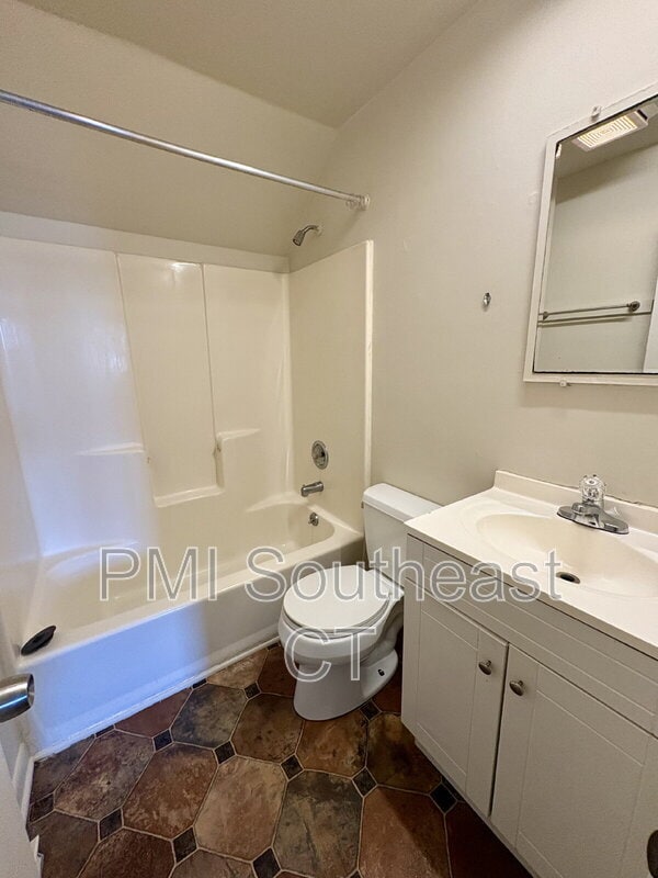 Building Photo - 54 Hempstead St