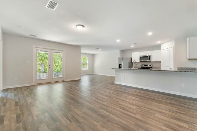 Building Photo - 610 Riverwalk Cir