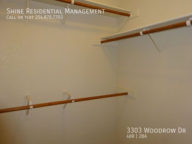 Building Photo - 3303 Woodrow Dr
