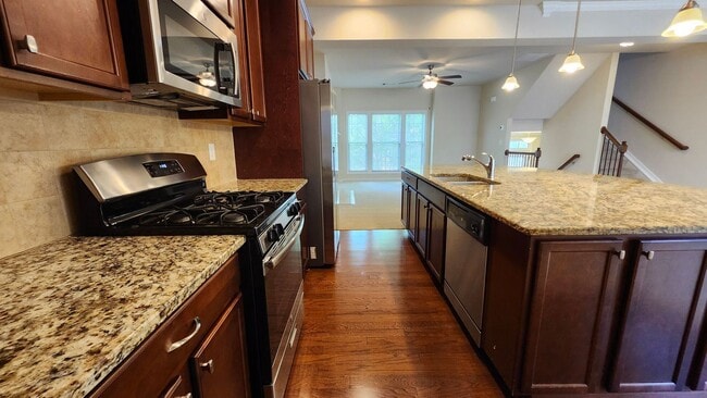 Building Photo - Modern Corner-Lot Townhome in Berkeley Vil...