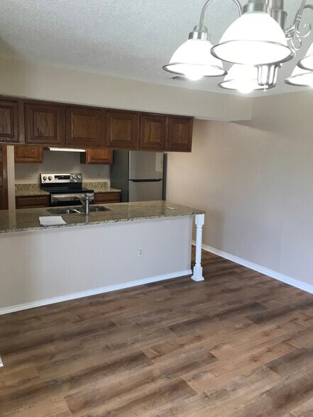 Building Photo - 4335 San Marcus Dr