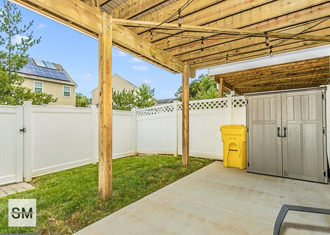 Building Photo - 7257 Stallings Dr