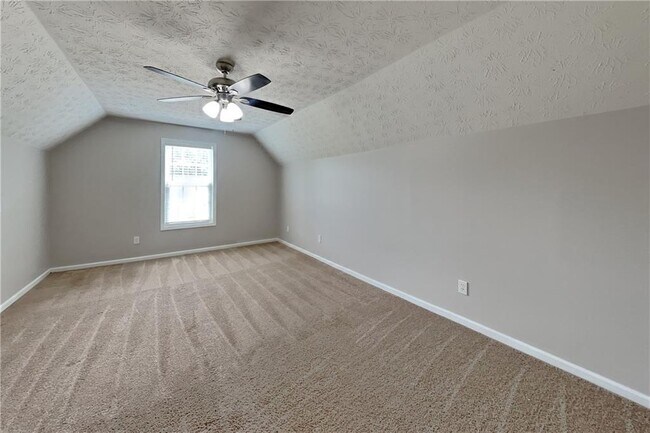 Building Photo - 1096 Sham Pointe Dr