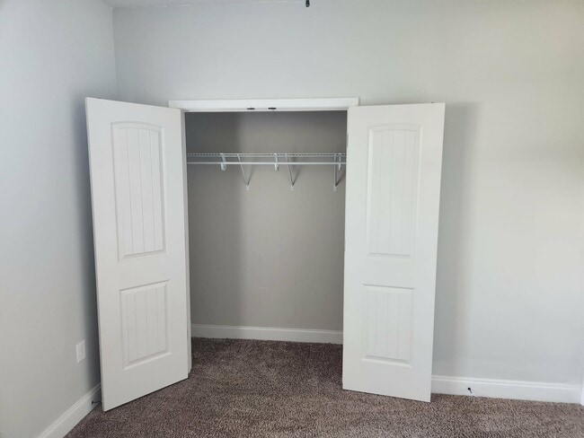 Building Photo - 102 Quince Ave