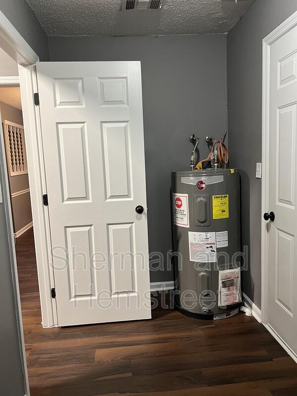 Building Photo - 2714 Fair Oak Ct