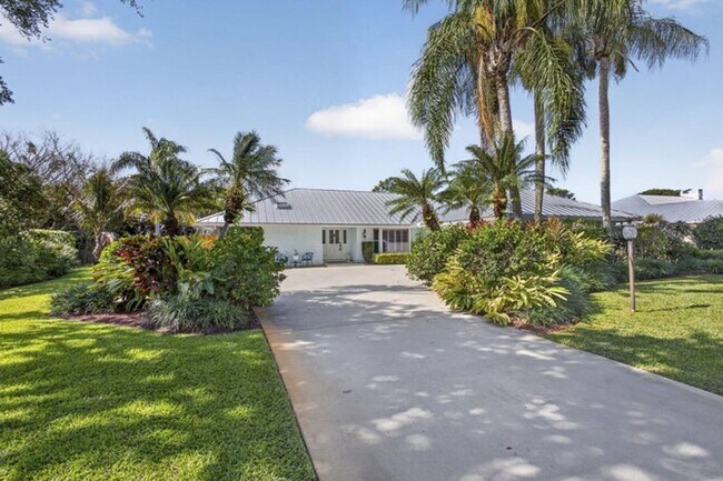 Building Photo - 19570 Trails End Terrace