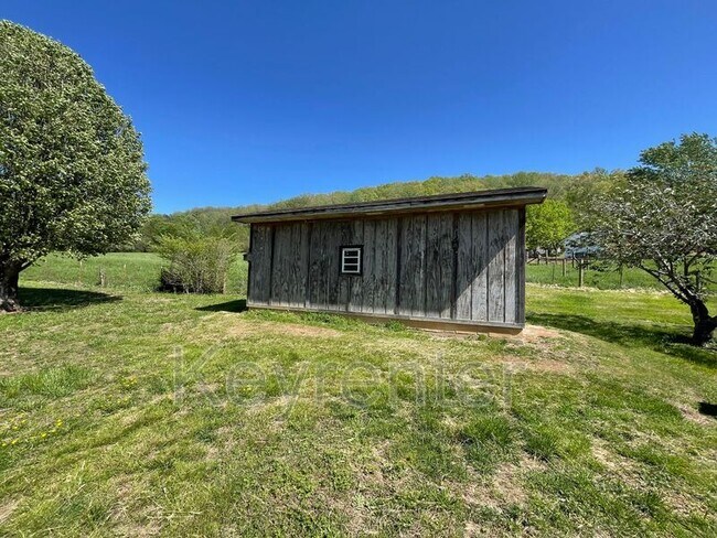 Building Photo - 6924 Weaver Rd
