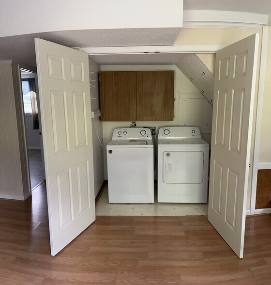 Building Photo - 232 Shawn Dr