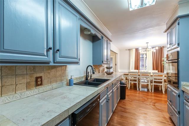 Building Photo - 857 Chaucer Dr