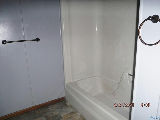 Building Photo - 172 Blair Rd