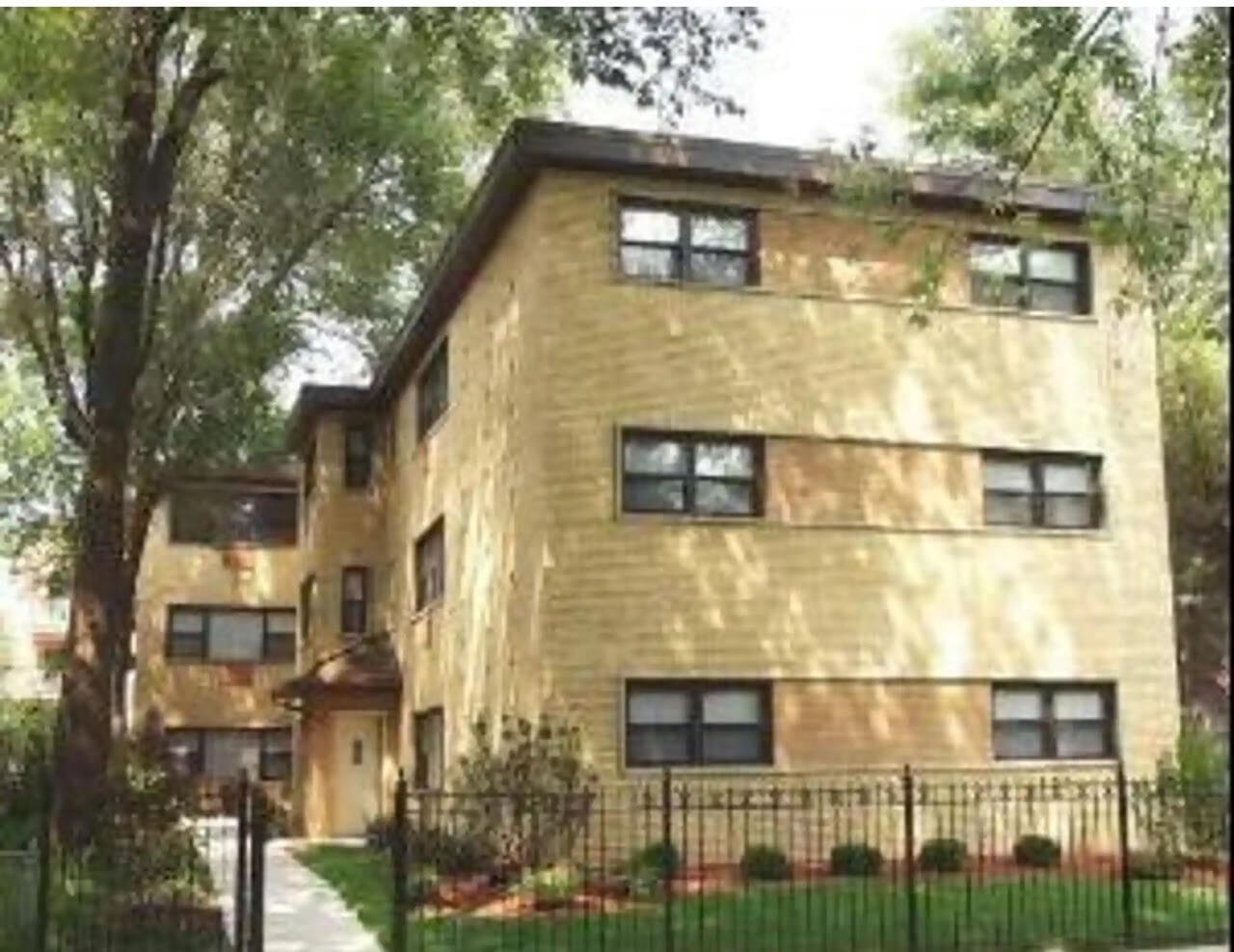 Building Photo - 1348 W Chase Ave