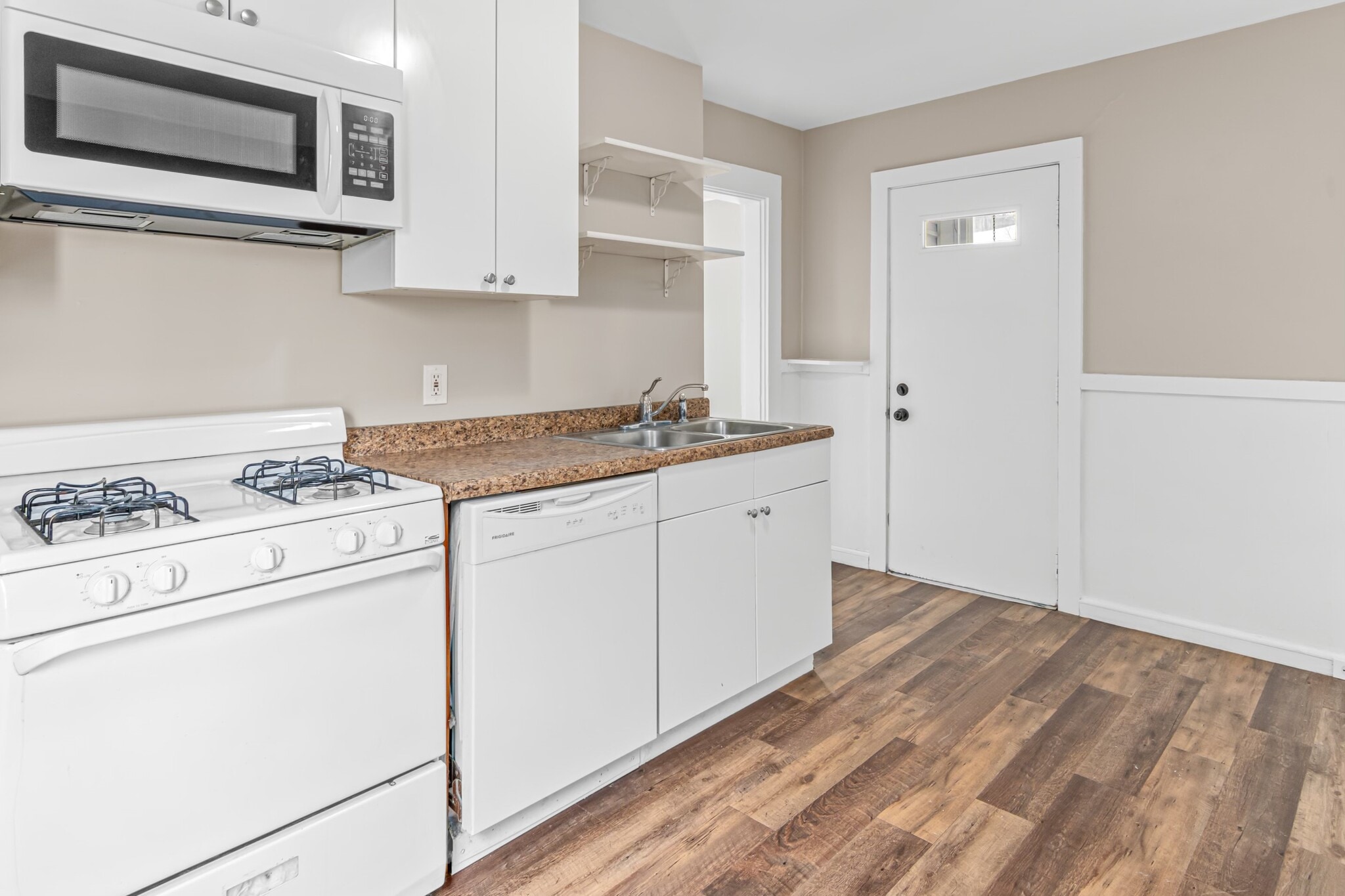 Building Photo - 1910 5th St NE