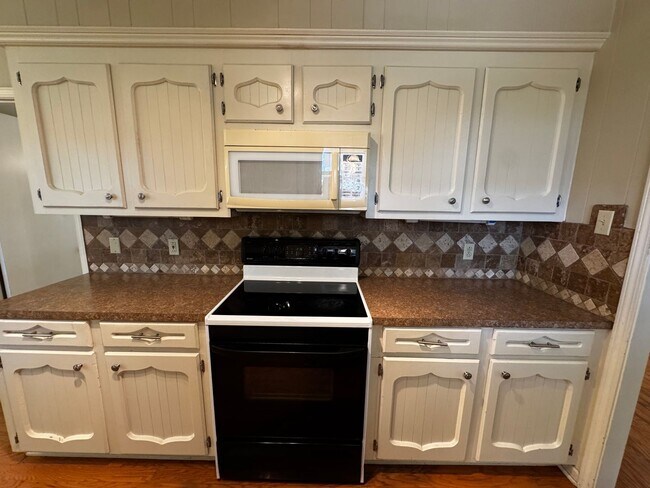 Building Photo - 3BD/2BA House for Lease in Jackson Park - Central Community