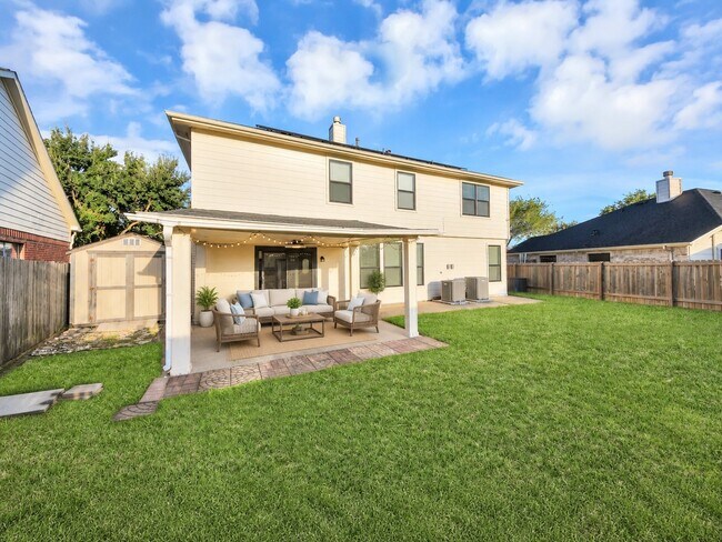 Building Photo - 16319 Autumn Leigh Dr