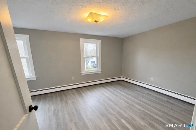 Building Photo - 54 Litchfield Ave