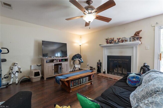 Building Photo - 5479 Lynbrook Landing