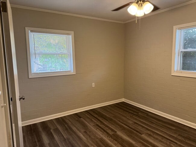 Building Photo - Updated Two Bedroom Duplex in Lincolnton