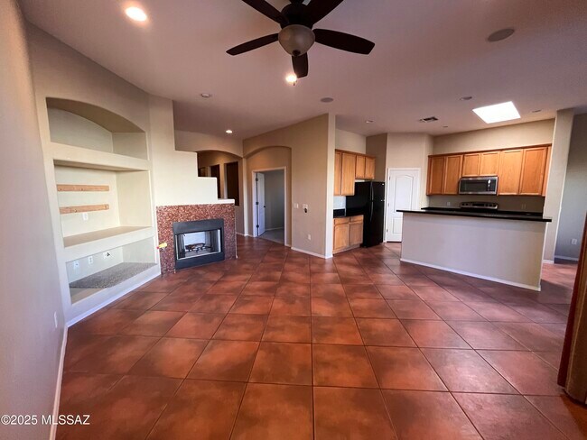 Building Photo - 13451 E Ace High Dr