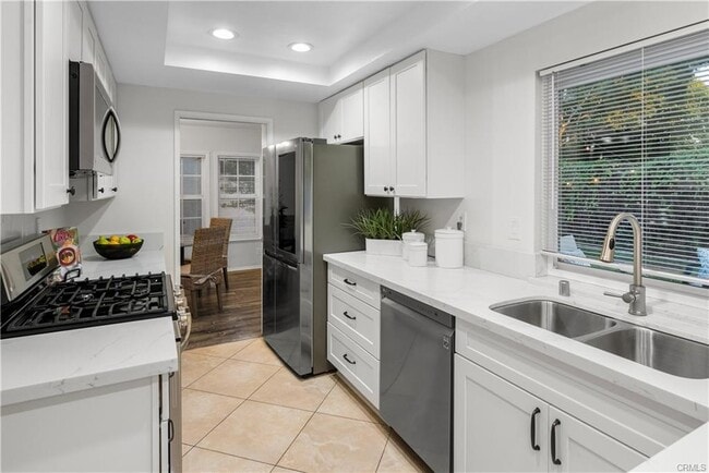 Building Photo - 27 Bluecoat