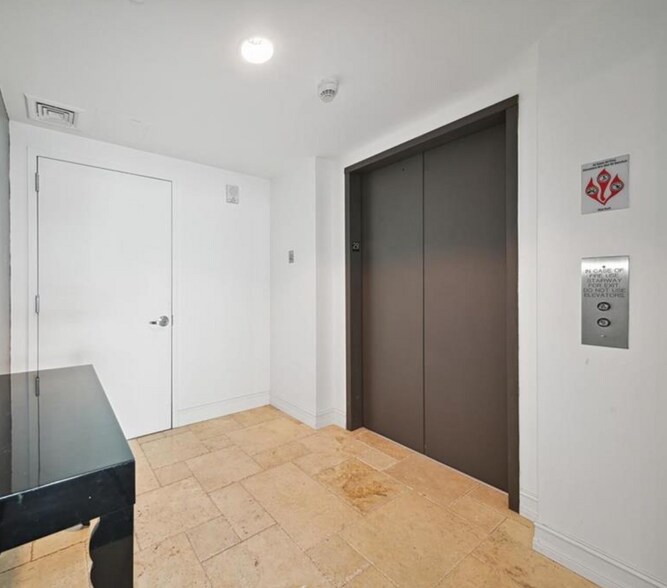Building Photo - 900 Biscayne Blvd
