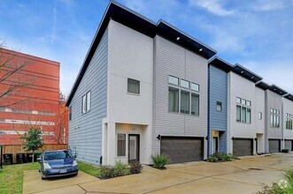 Building Photo - 420 Drennan St