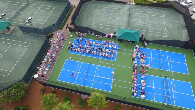 Building Photo - 7455 Glendevon Ln