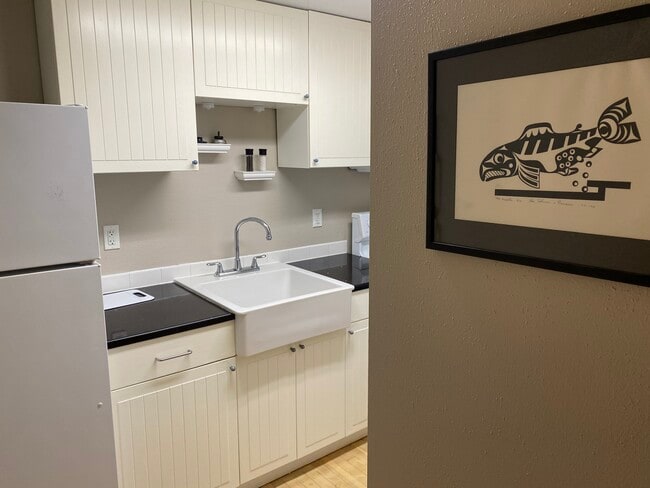 Kitchen - 419 NW 16th St