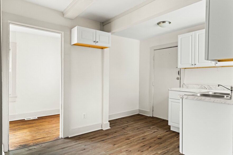 Building Photo - 4009 Catalpa Ave