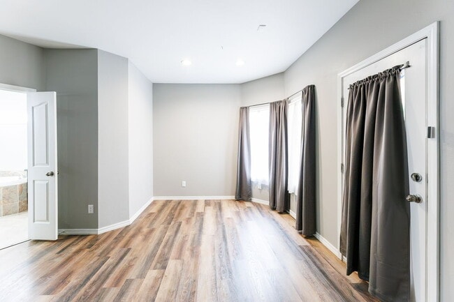 Building Photo - Spacious 3-Bedroom in Gated Community