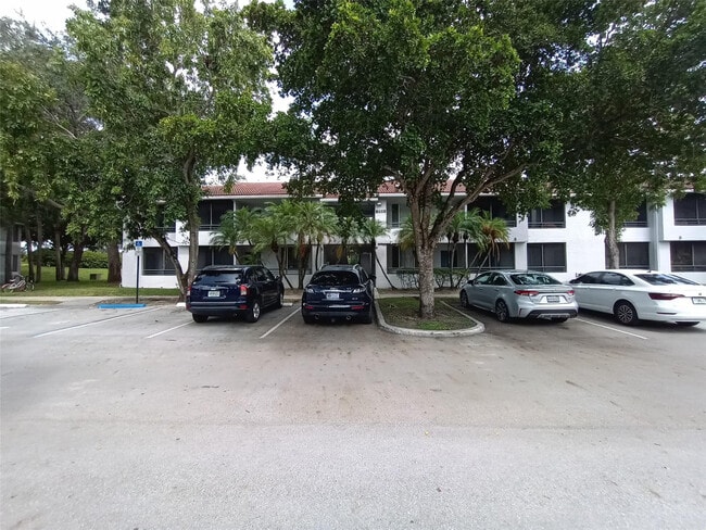 Building Photo - 751 Lyons Rd