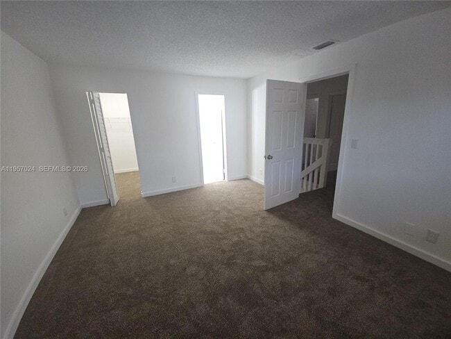 Building Photo - 253 San Remo Blvd